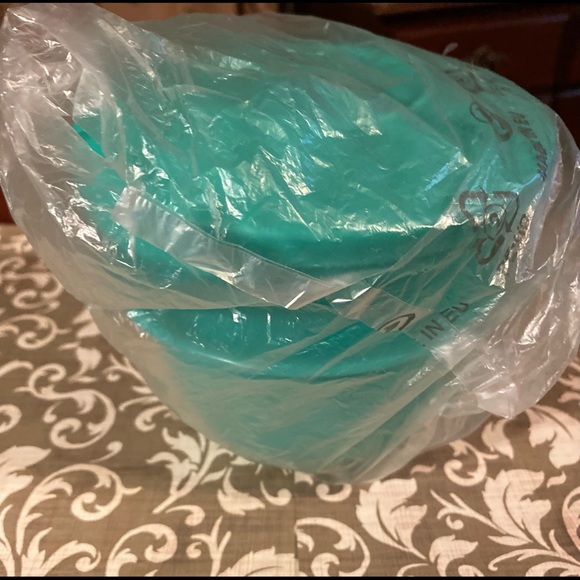 Tupperware Storage Bowls (set of 2) - Picture 4 of 4